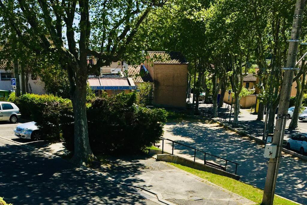 Bleu Lavande - Coquet Appartement Ambiance Village Istres Exterior foto